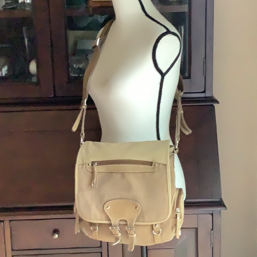 Tomboy Wiz Canvas / Cow Leather Crossbody Bag